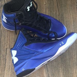 Under armour mens siZe 8